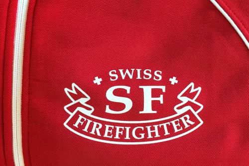 Sportliche Sweatjacke ohne Kapuze Beschriftung weiss Firefighter klein auf Brust
